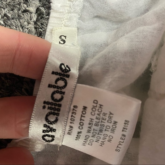 White tank top/blouse - Picture 4 of 5